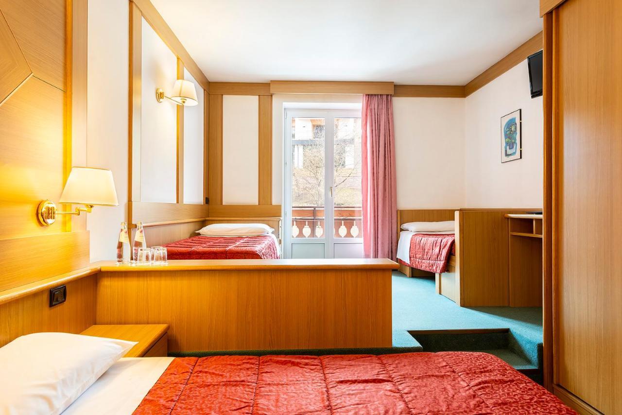 Standard Suite,1349031233:JPEG